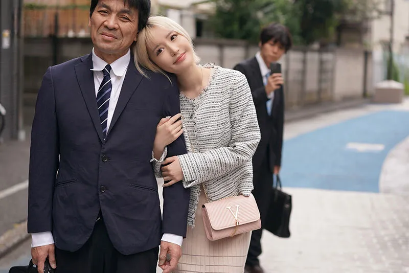 Cô vợ sắp cưới thằng bạn thân dùng mỹ nhân kế khi bị tôi phát hiện làm “sugar baby”